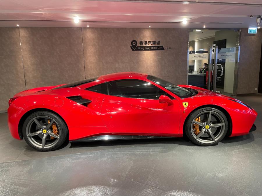 488 GTB - Image 2