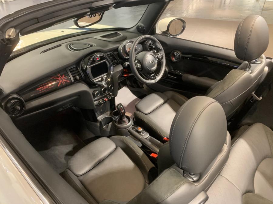 MINI Cooper S Convertible - Image 9