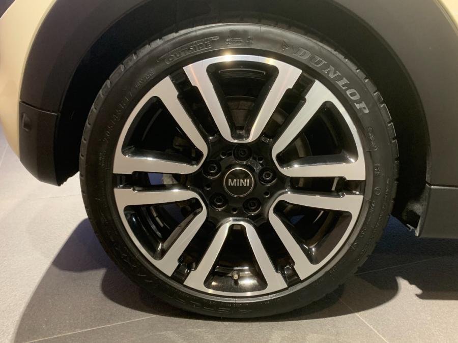 MINI Cooper S Convertible - Image 10