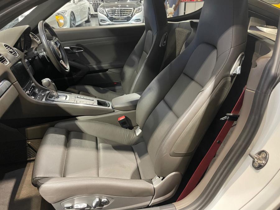 718 Cayman - Image 8