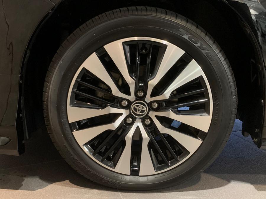 ALPHARD ROYAL LOUNGE - Image 6