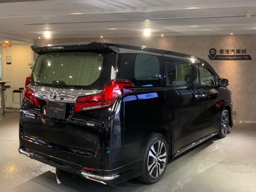 ALPHARD ROYAL LOUNGE - Image 2