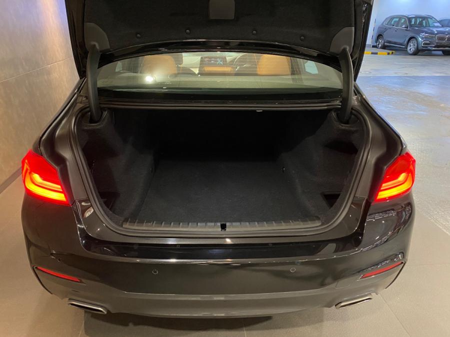 520i M SPORT - Image 5