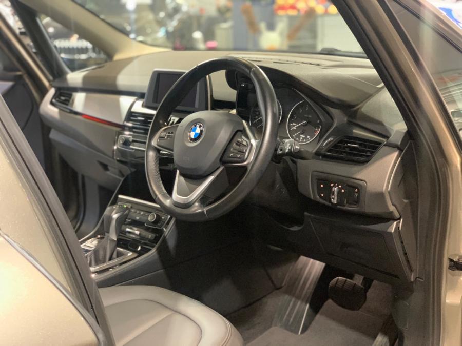 218ia Grand Tourer - Image 3