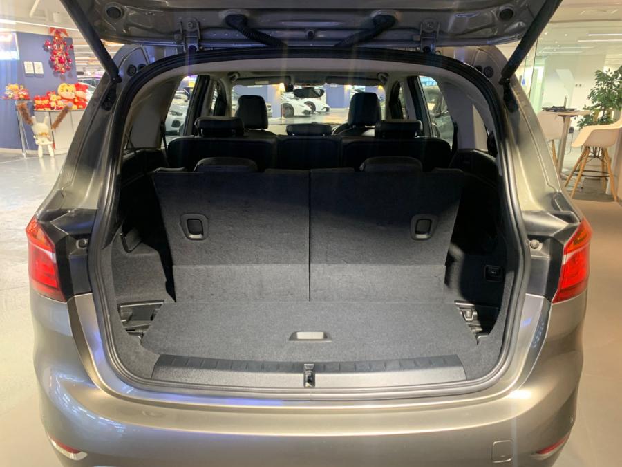 218ia Grand Tourer - Image 7