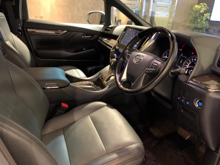 ALPHARD EXECUTIVE LOUNGE - Image 7