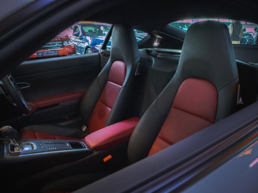 718 Cayman - Image 13