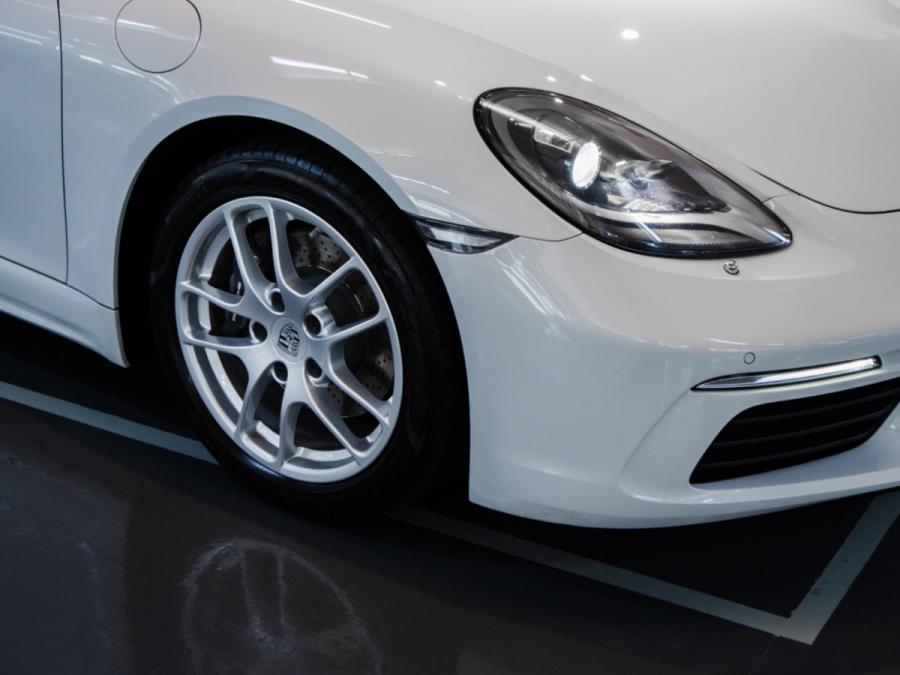 718 Cayman - Image 6