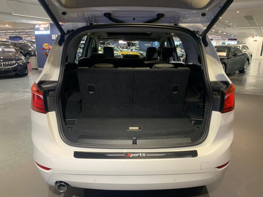 218ia Grand Tourer - Image 7