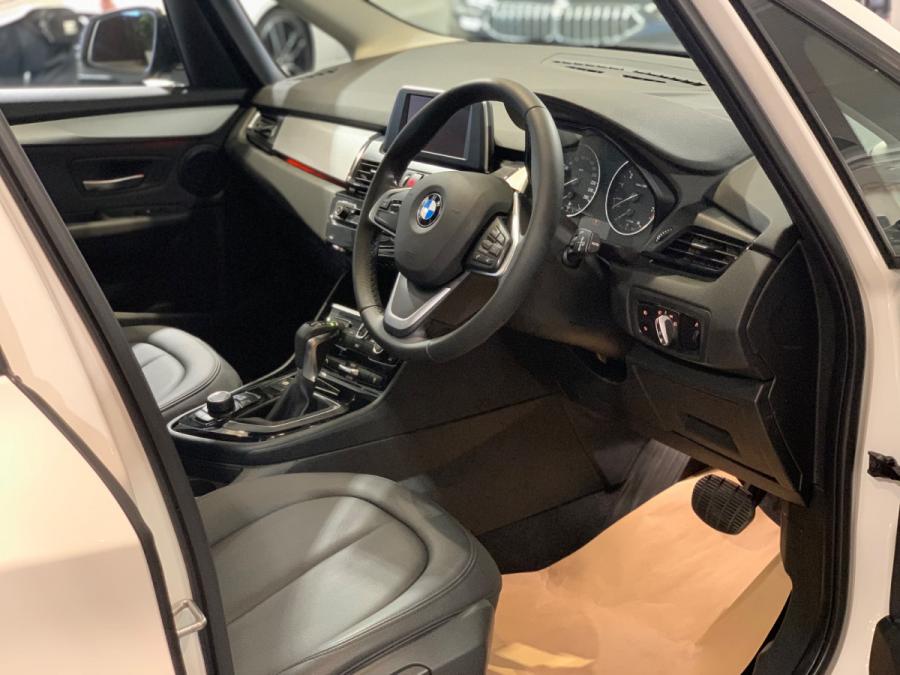 218ia Grand Tourer - Image 3