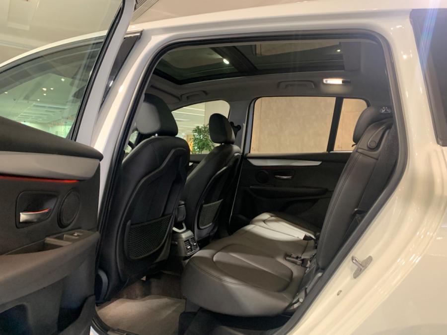 218ia Grand Tourer - Image 6