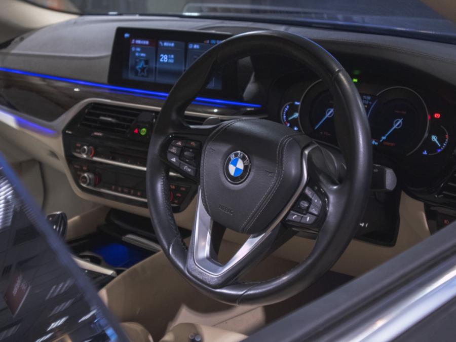 520D SALOON SPORT - Image 10